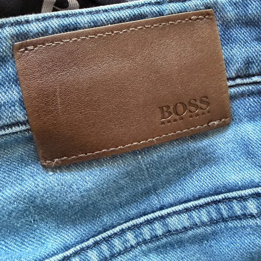 Hugo Boss Slim Fit Cashmere touch Jeans - Picture 5 of 6